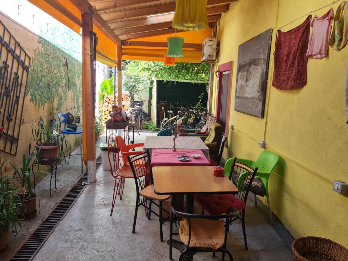 Mi Casa Es Tu Casa - Shkodra Backpackers Hostel Eksteriør bilde