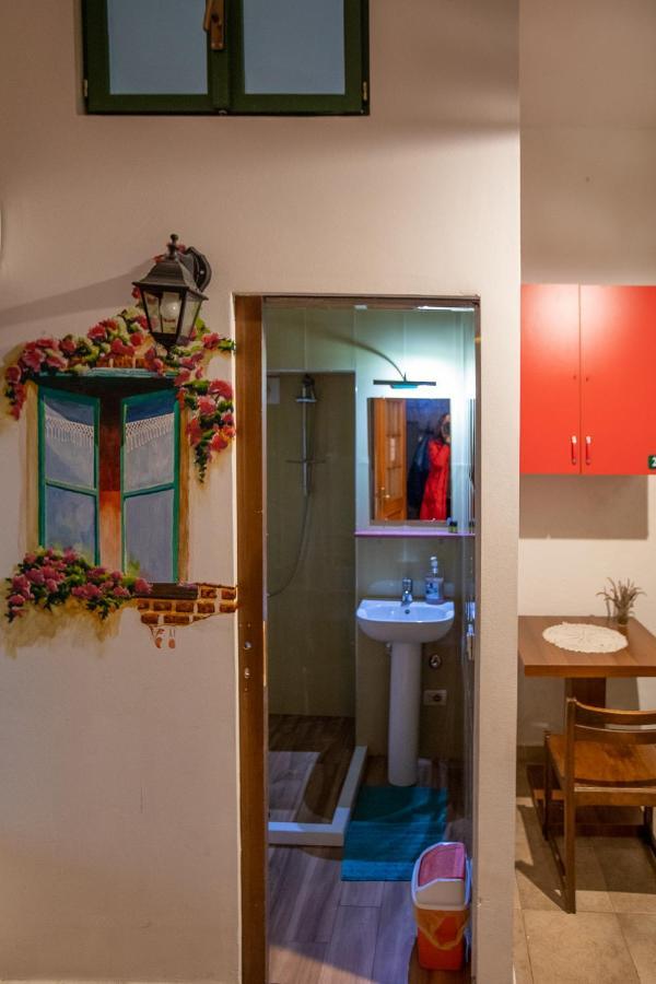 Mi Casa Es Tu Casa - Shkodra Backpackers Hostel Eksteriør bilde
