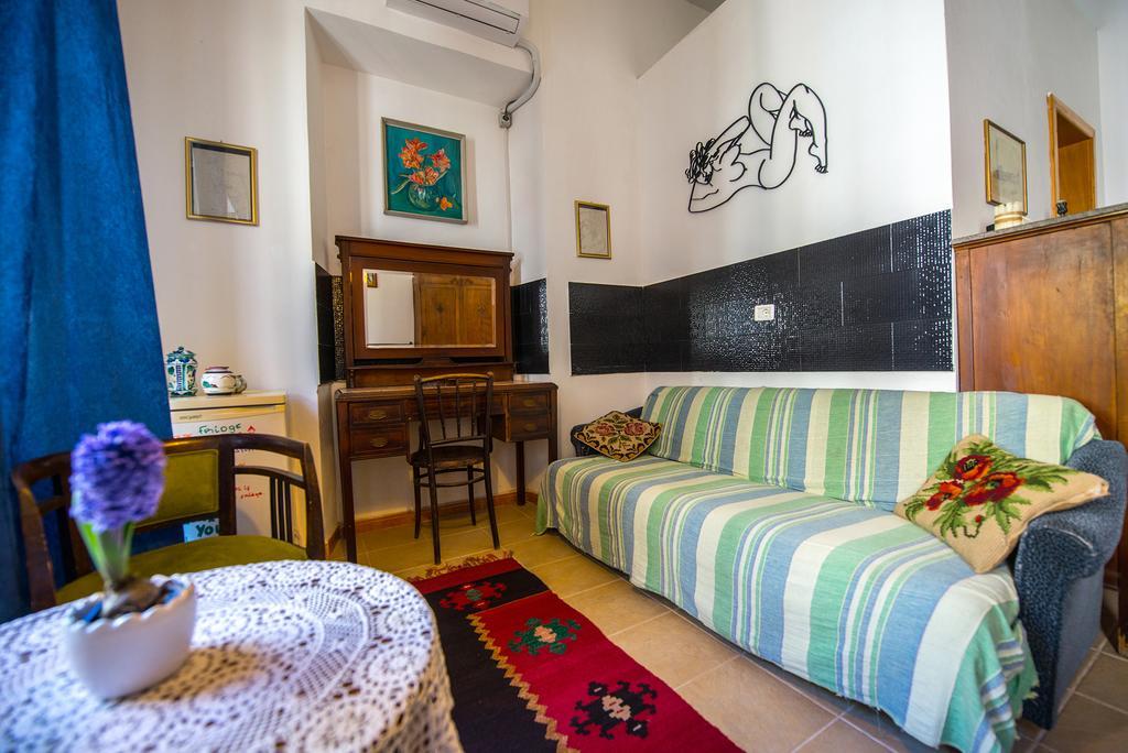 Mi Casa Es Tu Casa - Shkodra Backpackers Hostel Eksteriør bilde