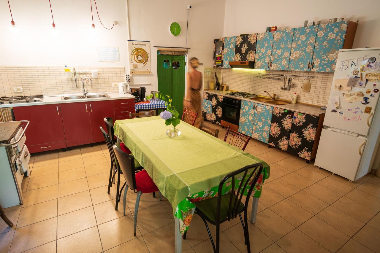 Mi Casa Es Tu Casa - Shkodra Backpackers Hostel Eksteriør bilde